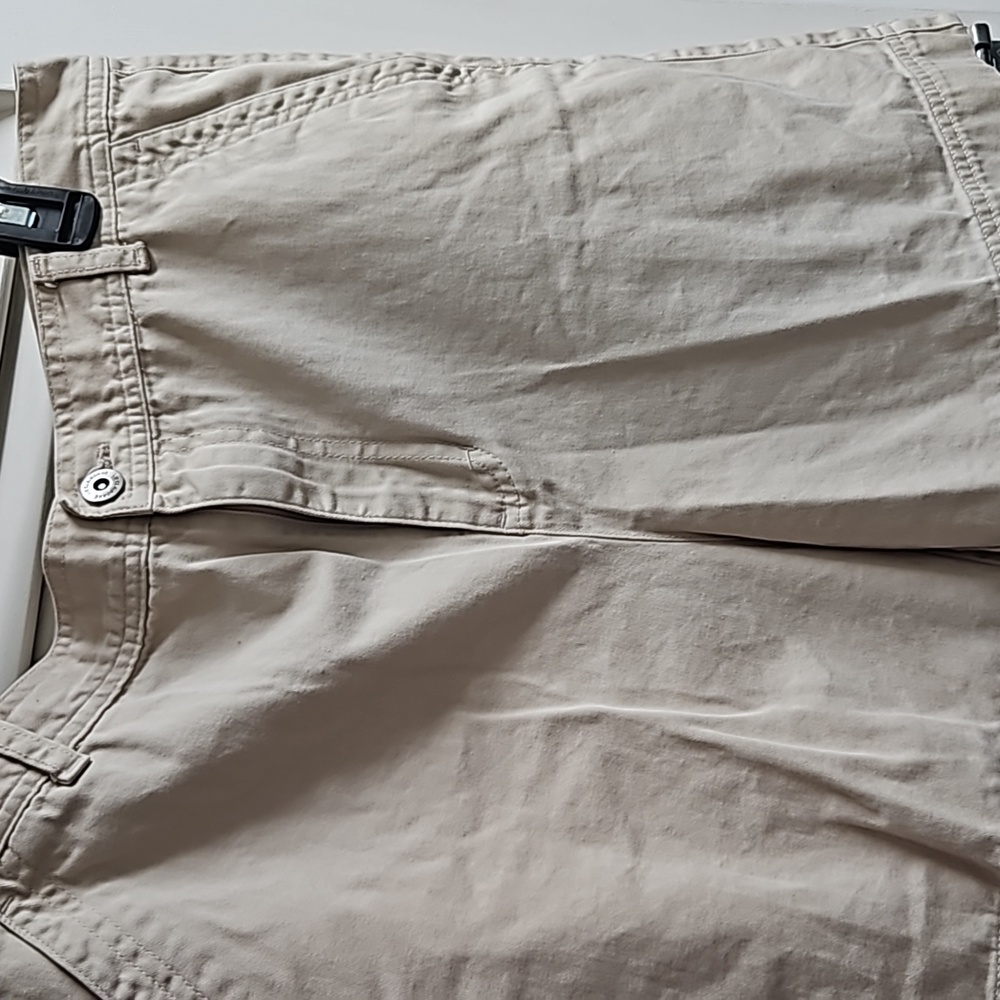 Vintage Liz Claiborne Khaki shorts Size 7